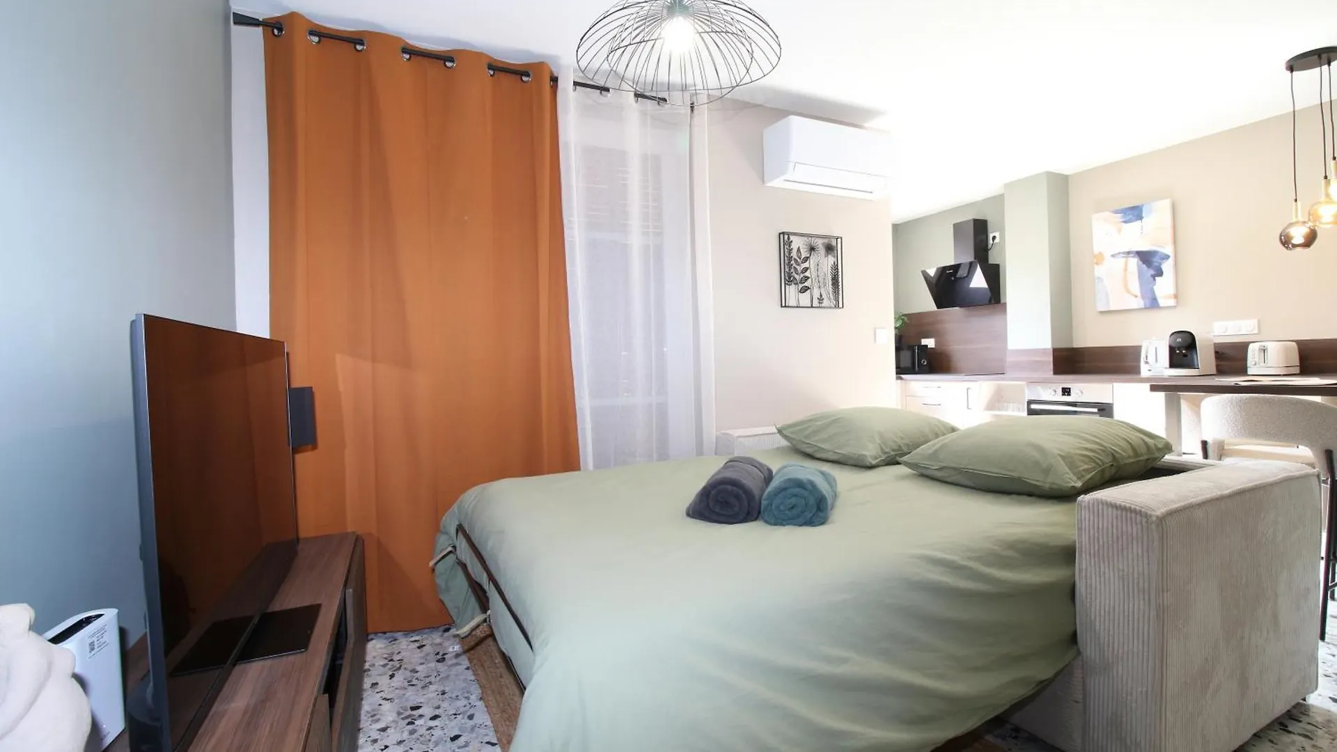 Les Carmes-Climatisation-Confort-Wifi-Hypercentre-Netflix Avignon 0*,  Frankreich
