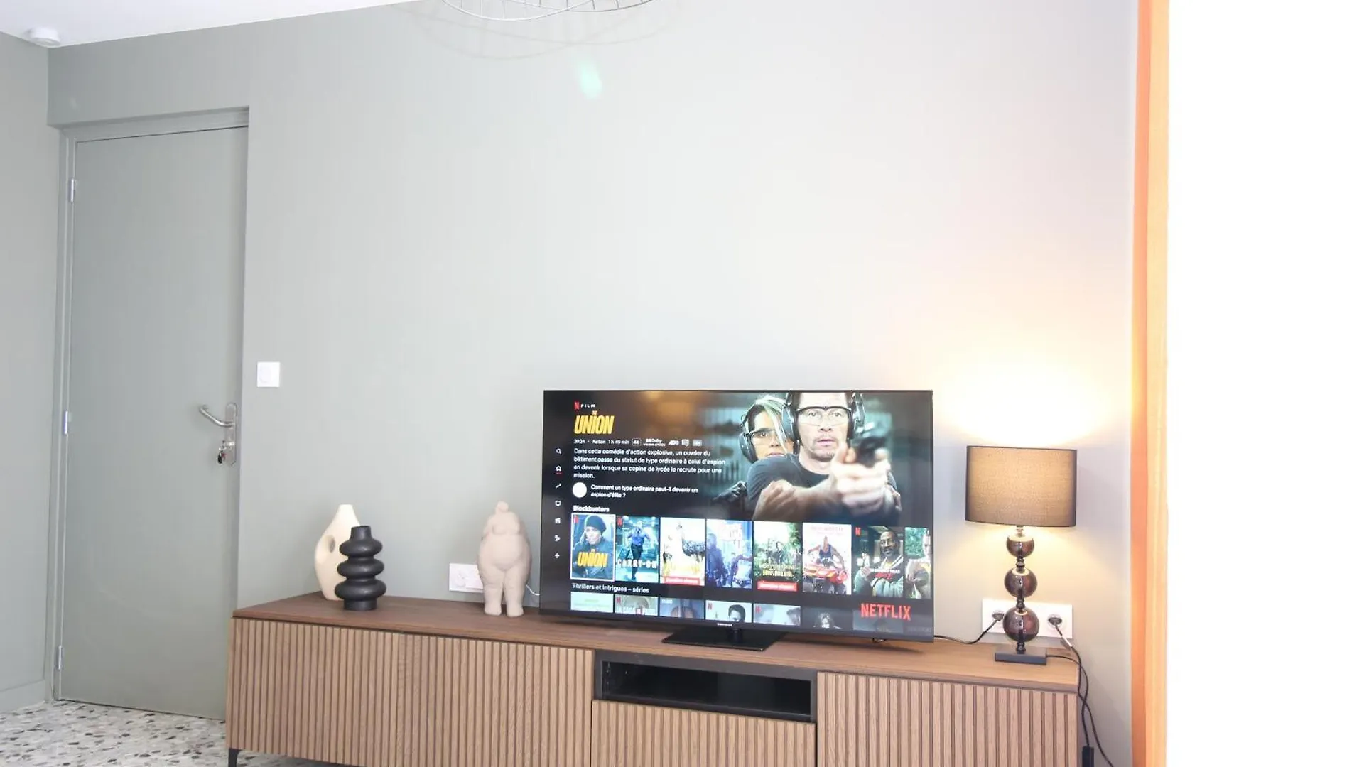 Les Carmes-Climatisation-Confort-Wifi-Hypercentre-Netflix Avignon Apartment