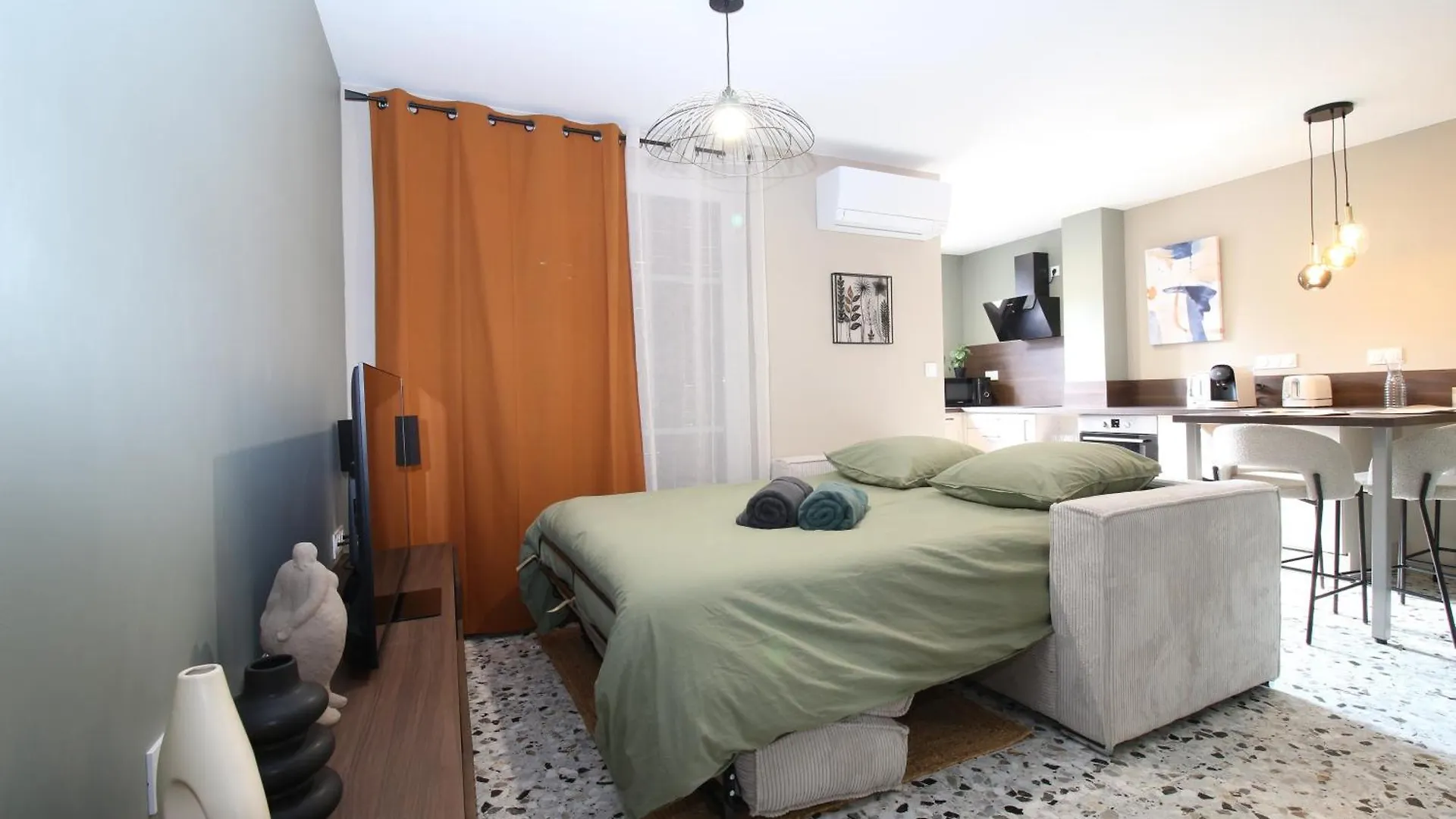 Les Carmes-Climatisation-Confort-Wifi-Hypercentre-Netflix Avignon