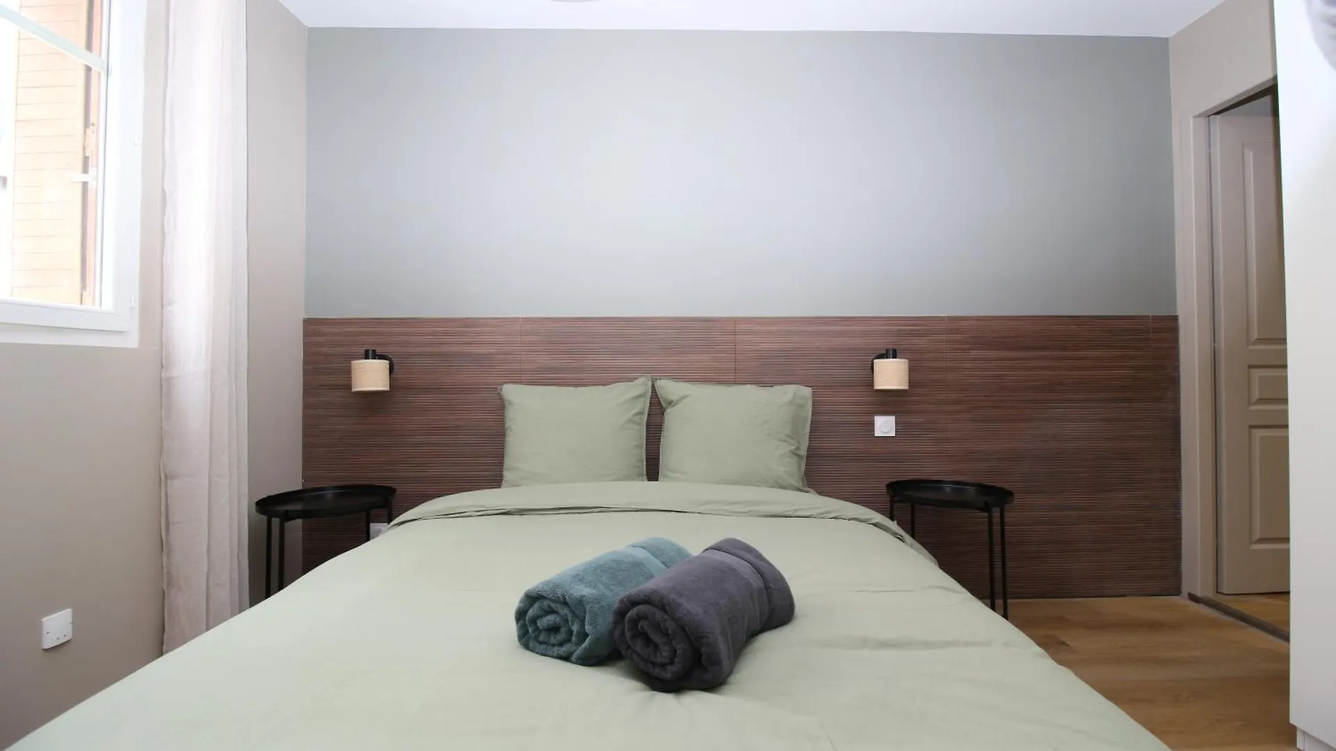 Les Carmes-Climatisation-Confort-Wifi-Hypercentre-Netflix Avignon Apartment