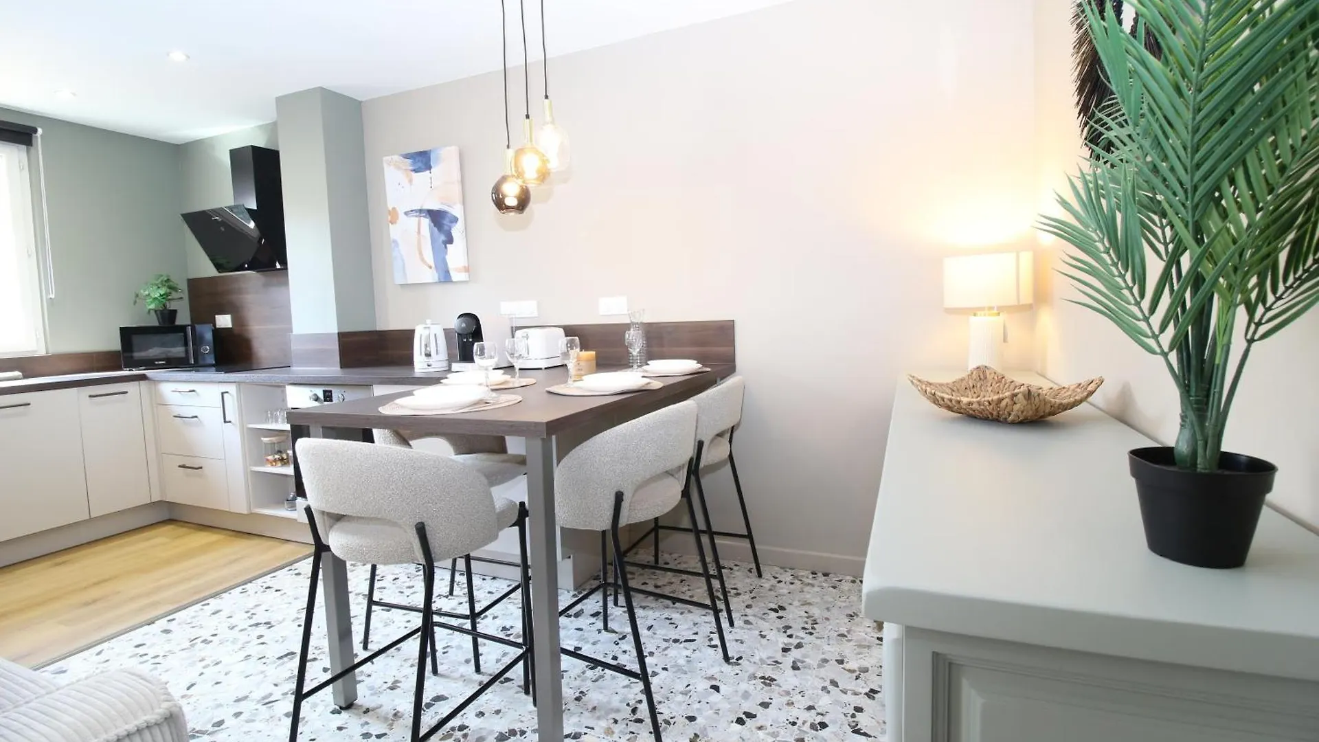 Les Carmes-Climatisation-Confort-Wifi-Hypercentre-Netflix Avignon 0*,  France